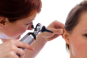 How to get water out of your ear foto