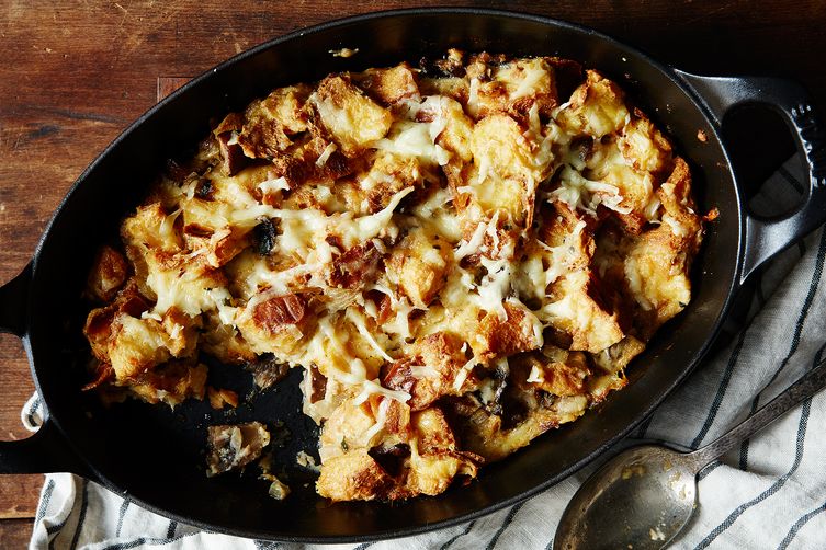 Bread pudding with cheese and mushrooms